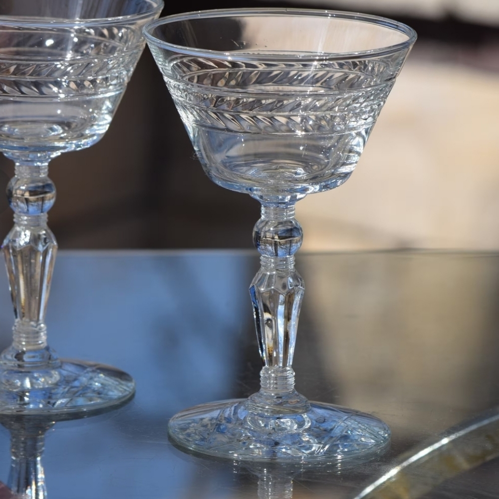 10 Vintage Etched 1950s Cocktail Martini ~ Champagne Glasses - Picture 2 of 5
